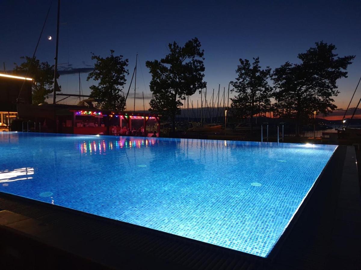 Bl Lakeside Apartman Балатонлелле Екстер'єр фото