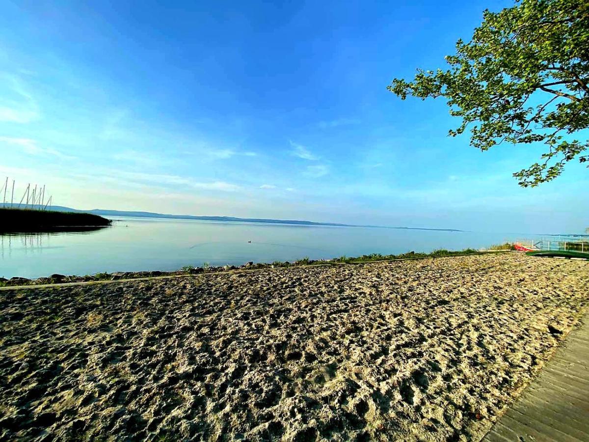 Bl Lakeside Apartman Балатонлелле Екстер'єр фото